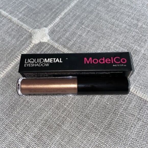 ModelCo Liquid Metal Eyeshadow Champagne Full Size .13 oz MIB - Picture 2 of 4